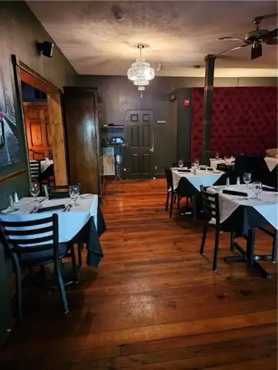 Turnkey Historic Hotel with Retail Space in Downtown Eureka Springs