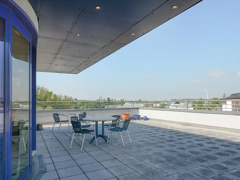 Modern Office Building with Renovated Spaces Near Centro Oberhausen, Includes Garden and Parking