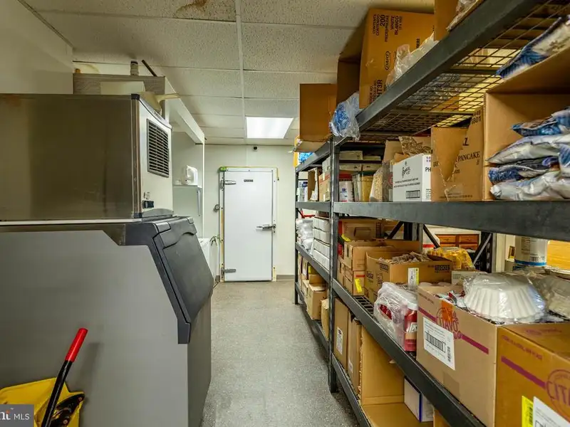 Established Restaurant with Commercial Kitchen and 120+ Seating in Hardy County
