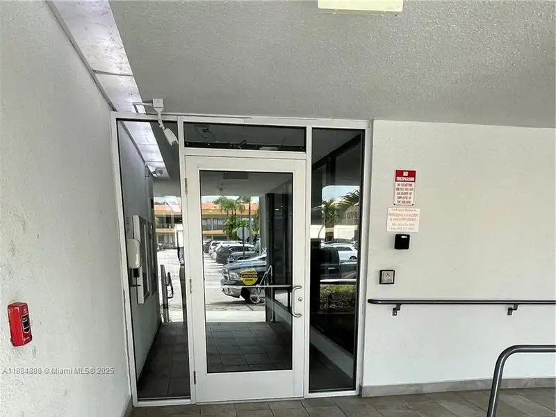 Turnkey Professional Office for Sale on Flagler St & 83rd Ave, Miami