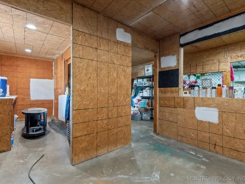 Climate-controlled Warehouse with 4,000+ Sq. Ft. in Convenient Location