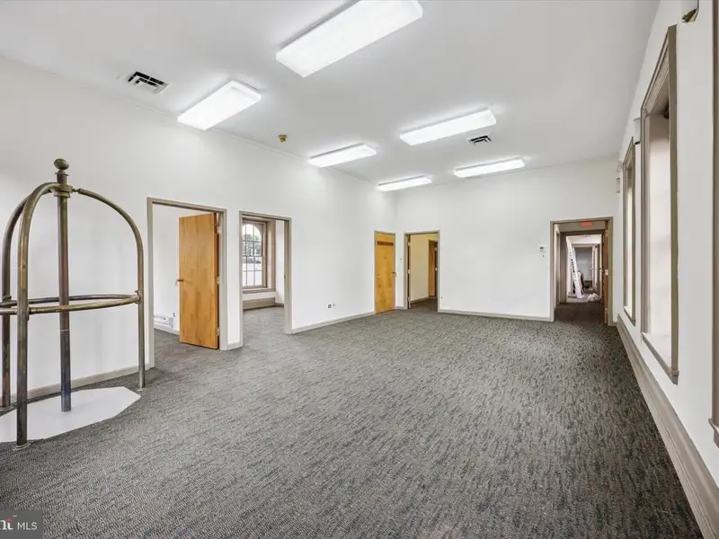 Historic 1906 Commercial Property in Bristol Borough with Versatile Layout and Prime Location