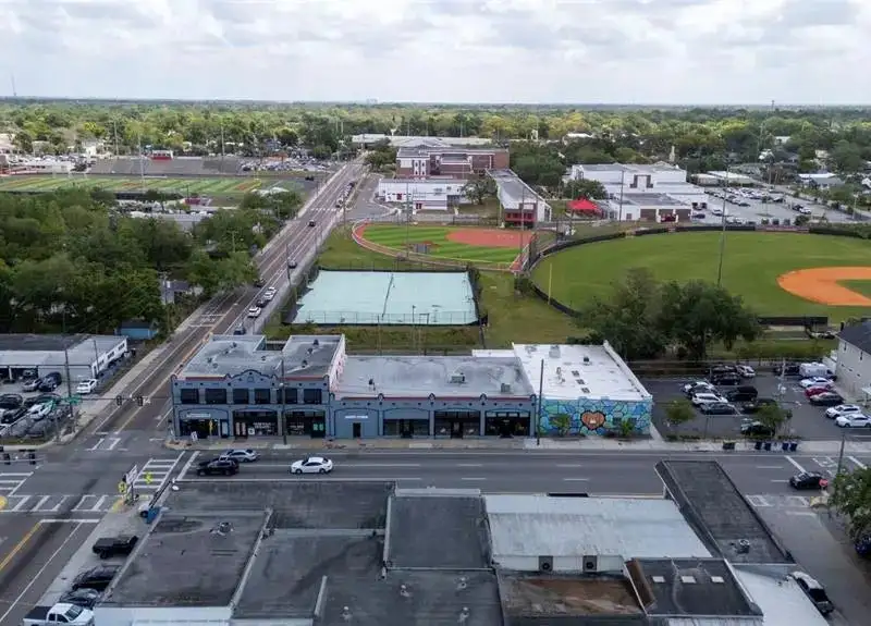 1926 Vintage Retail Showroom in Seminole/tampa Heights with High Visibility and Parking