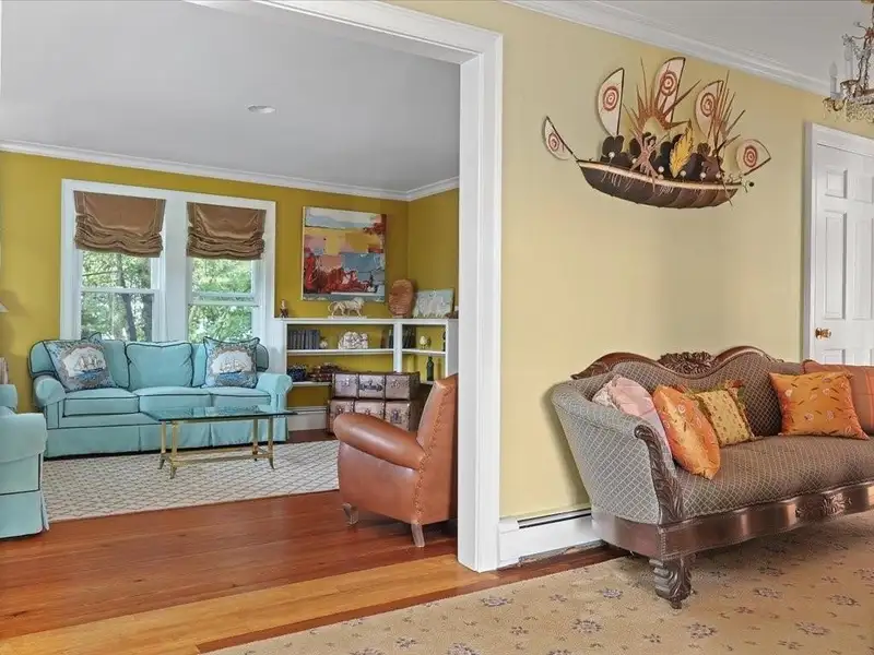Distinctive Victorian Guest House in Jamestown with 7 Ensuite Bedrooms and Water Views