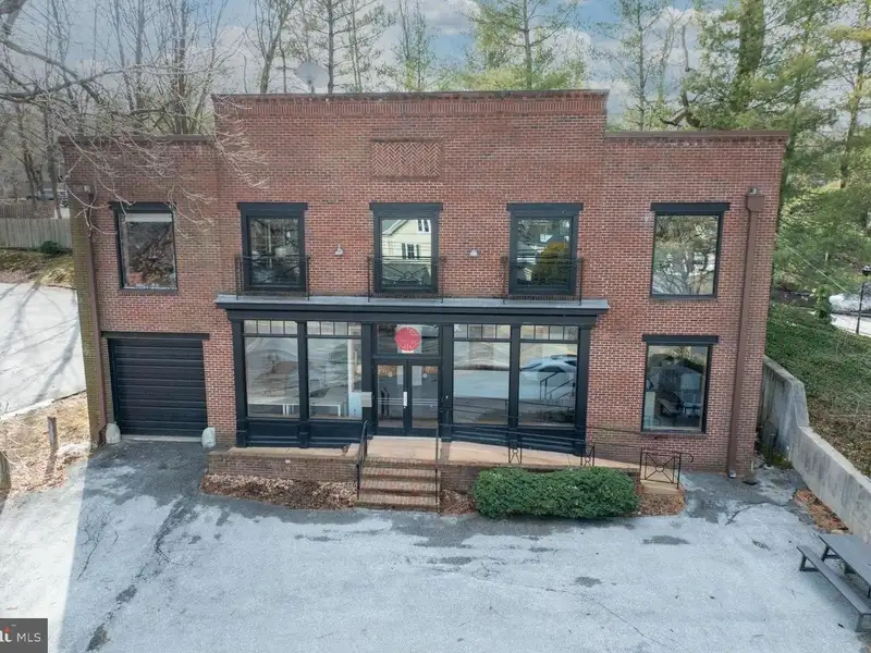 Versatile 5,775 Sf Office Building in Wayne, Pa with Modern Finishes and Executive Suite