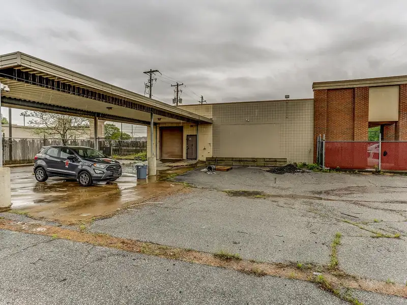 State-of-the-art Indoor Shooting Range Facility with Versatile Training Space for Sale