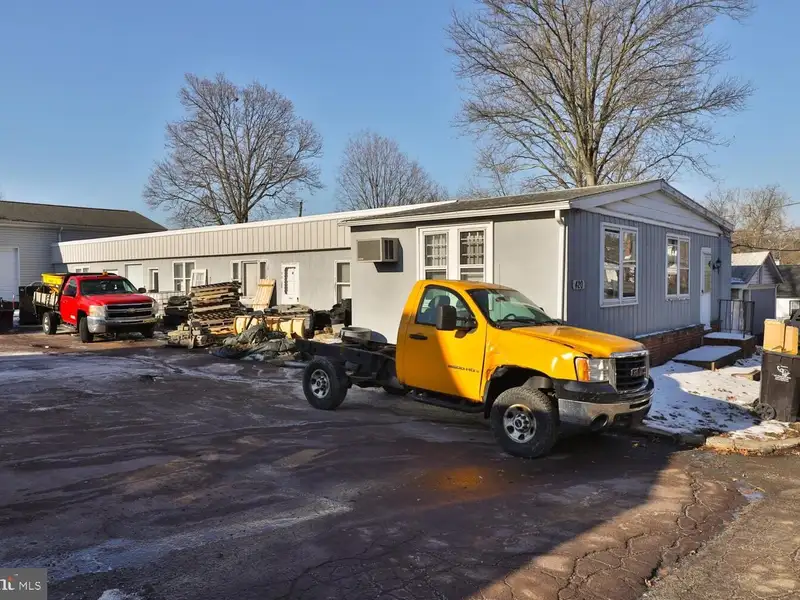 Commercial Property with Office and Warehouse Space in Norristown, Ideal for Multiple Tenants