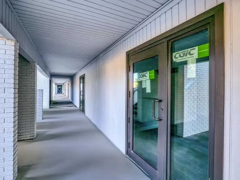 Downtown Pensacola Multi-tenant Office Building with 15,000 Sq Ft of Versatile Space