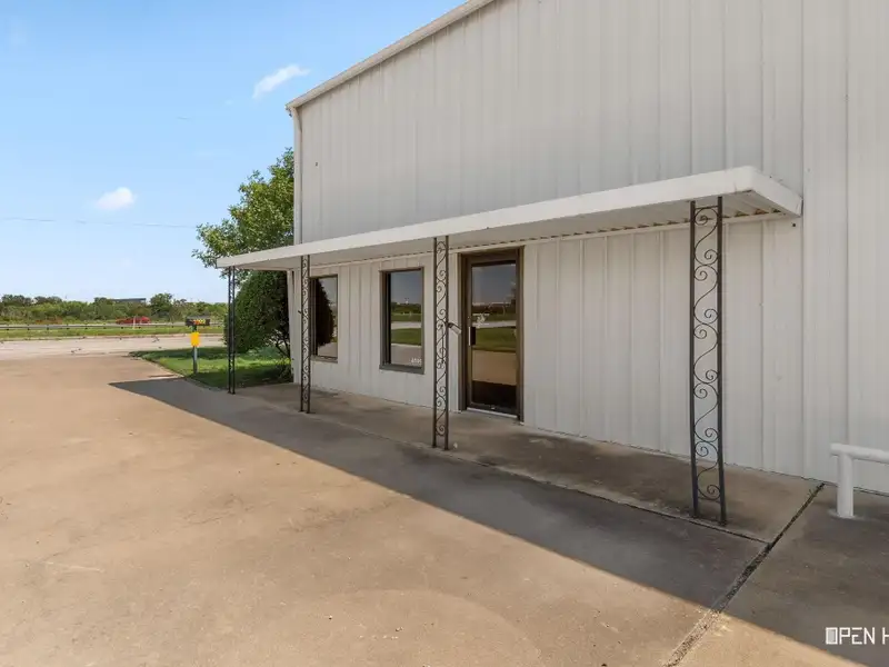 Insulated Warehouse and Office Space with Crane, Fenced Yard in Prime Location
