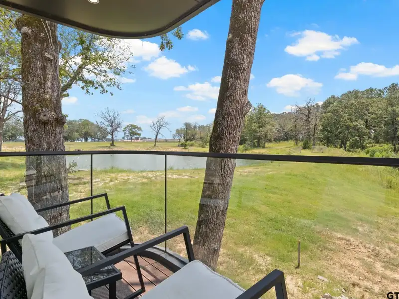 Turnkey Short-term Rental in Twin Lakes Resort, Mount Pleasant - Lakefront Access and Amenities