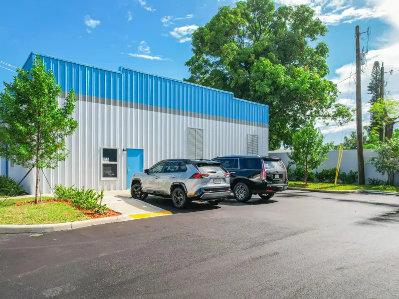 10,000 Sq Ft Warehouse Space for Lease in Pompano Beach, B-4 Commercial Zoning