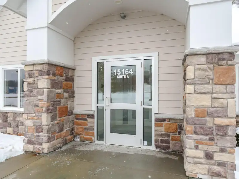 Modern Office Space for Lease in Lakeview District, Battle Creek with High Visibility