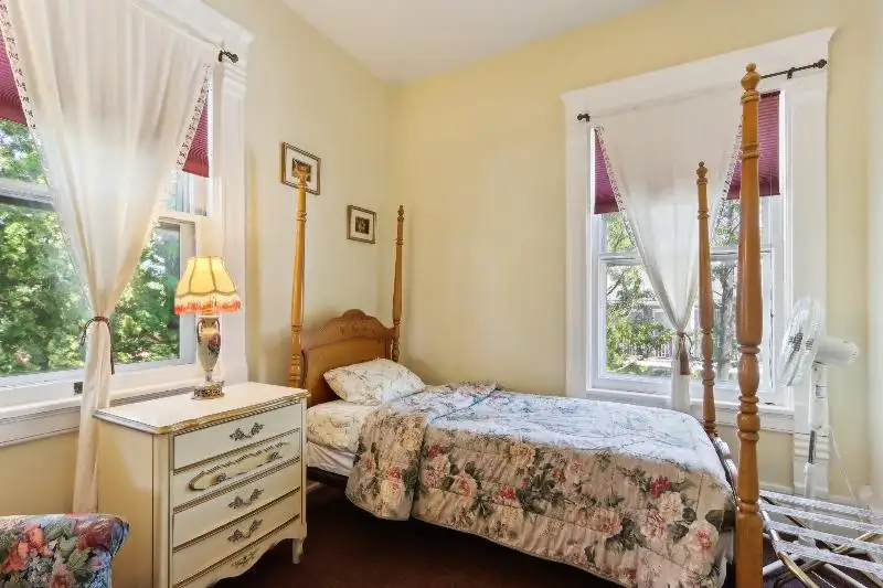 Historic Inn with Guest Suites and Motel Units in Wisconsin Dells