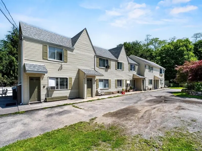 4.6-acre Lakefront Development Site on Route 6 in Mohegan Lake, Westchester County