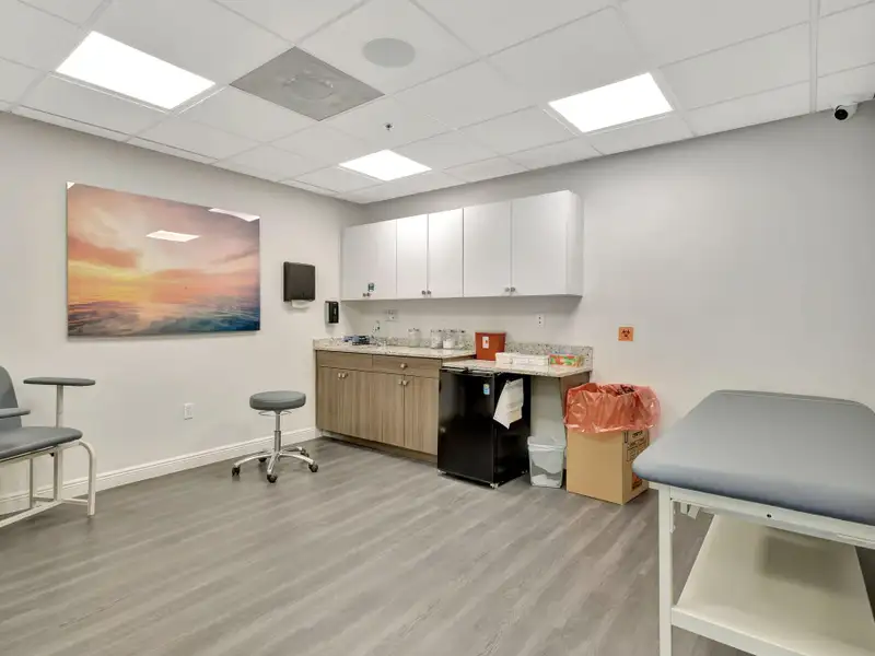 Renovated 5,194 Sf Commercial Building on Federal Highway, Delray Beach