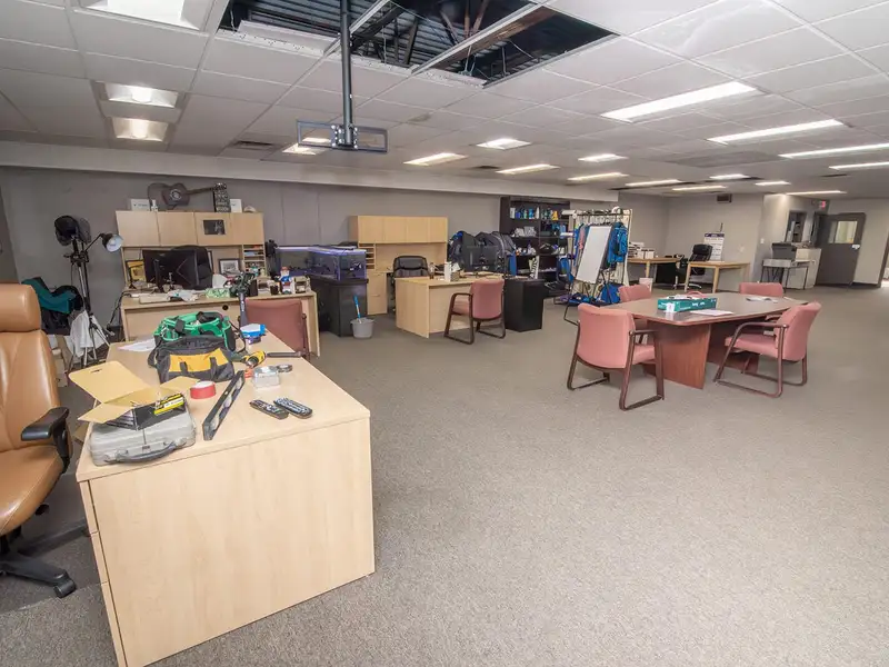 Versatile 10,000 Sq Ft Warehouse and Office Space in Prime Location