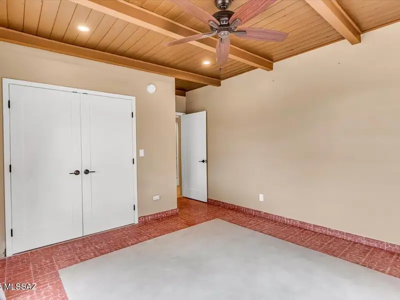 Fully Renovated Multi-family Property in Miramonte Neighborhood with 6 Apartments