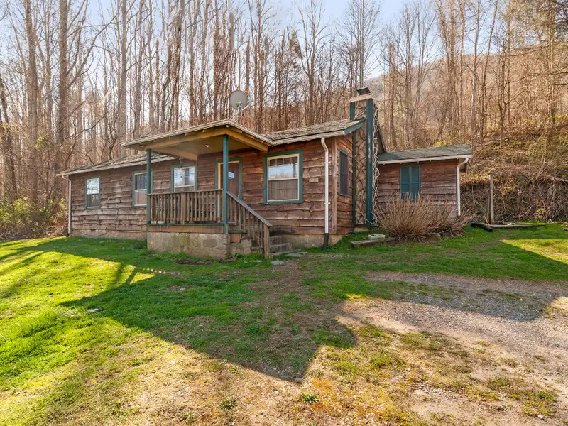 Commercial Building and 3-bedroom Cabin on High-traffic Soco Road, Mv, Nc
