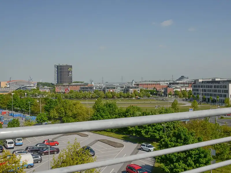 Modern Office Building with Renovated Spaces Near Centro Oberhausen, Includes Garden and Parking