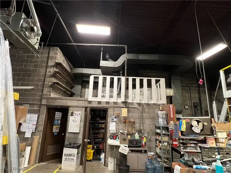 Versatile 11,600 Sf Warehouse with Office Space in Canton, Oh