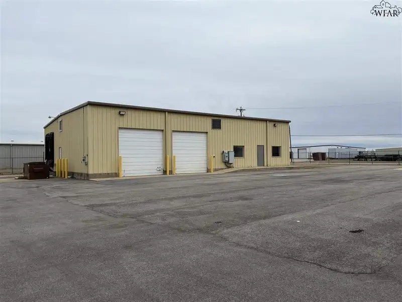 Warehouse Space with Offices and Loading Docks on 1.5 Acres, Convenient Location
