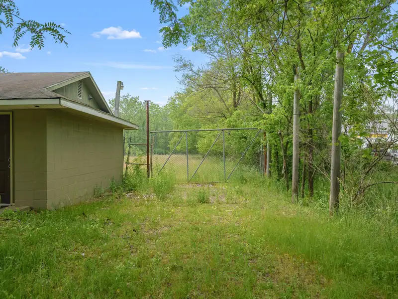 Versatile 3,360 Sf Commercial Property on 1 Acre - Ideal for Office or Retail Use