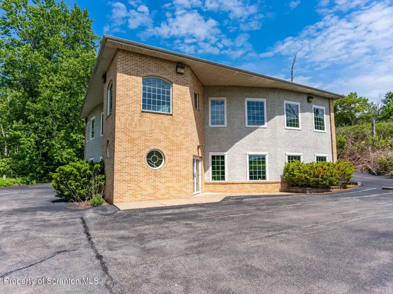 Commercial Lease Opportunity in High Traffic Location, Clarks Summit