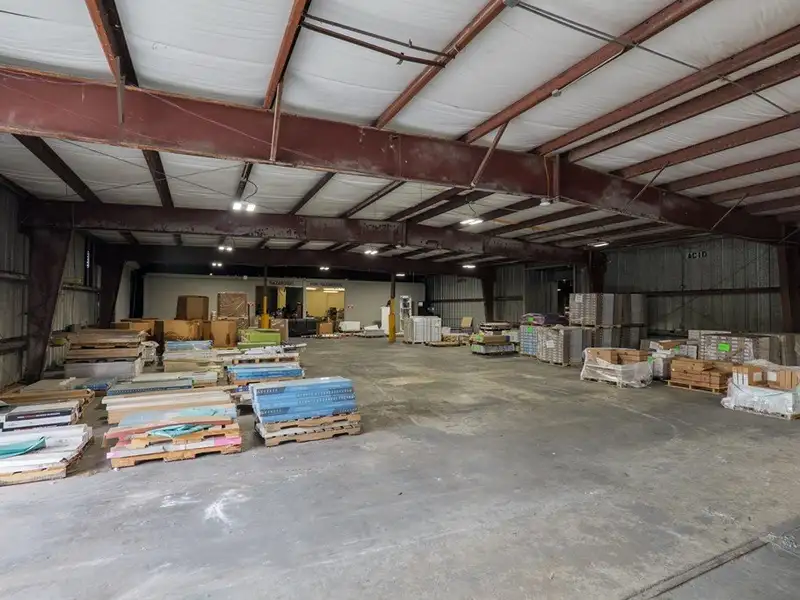Versatile Commercial Property with Office, Showroom, and Warehouse in Lowndes County