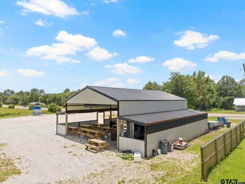Commercial Property with 2400 Sq Ft Building on 1.168 Acres in Winnsboro, Tx