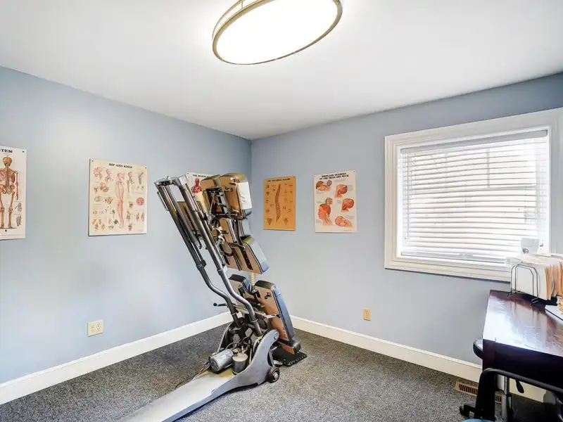 Standalone Commercial Building with Office Suite in Prime Hilliard Location