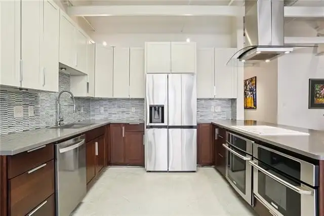 Historic 3-bedroom Residence with Rooftop Terrace in Cbd, Plus 1-bedroom Unit for Rental