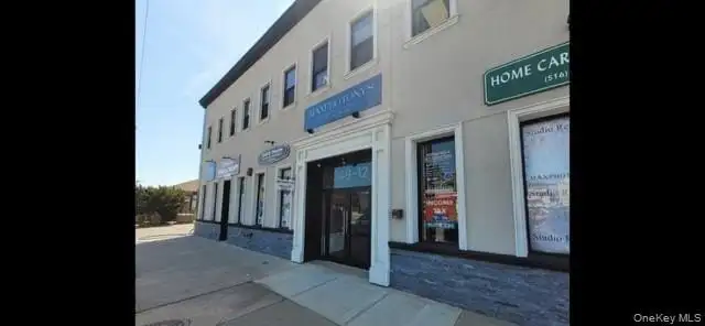Ground Floor 1300 Sqft Commercial Studio in Floral Park Village