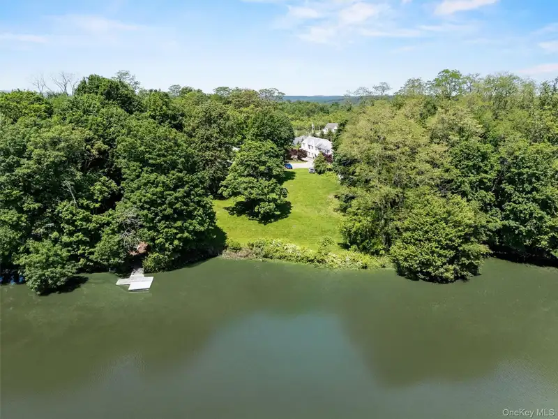 4.6-acre Lakefront Development Site on Route 6 in Mohegan Lake, Westchester County