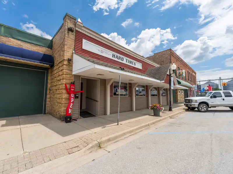 Turnkey Family Restaurant for Sale in Downtown Decatur, Mi - Seating for 200