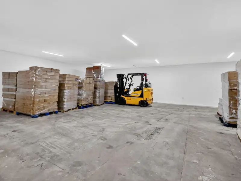 Recently Renovated 2,741 Sf Building Near I-95 with Flexible Use Options