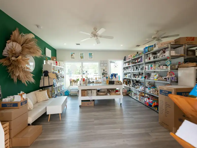 Mixed-use Compound with Residential and Commercial Units in Key West, Built 2021
