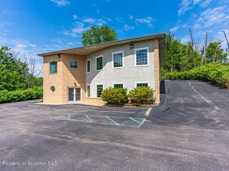 Commercial Lease Opportunity in High Traffic Location, Clarks Summit