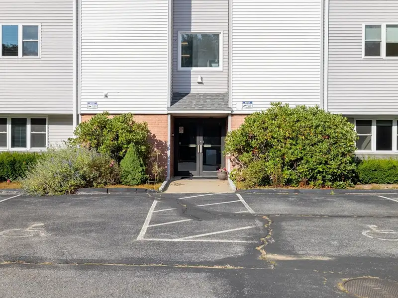 4th Floor Office Space for Sale in North Andover with Prime Visibility and Natural Light