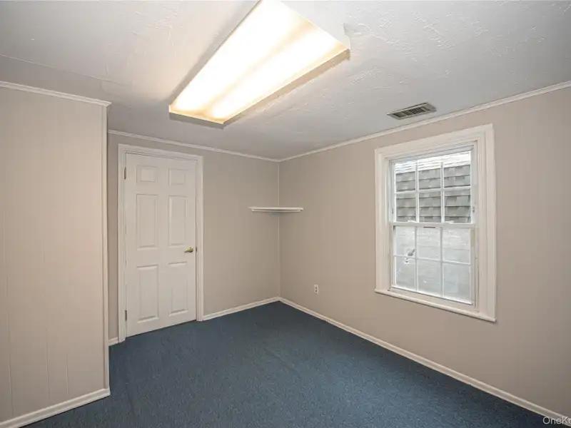 One Room Office for Rent in Babylon Village with Parking and Utilities Included