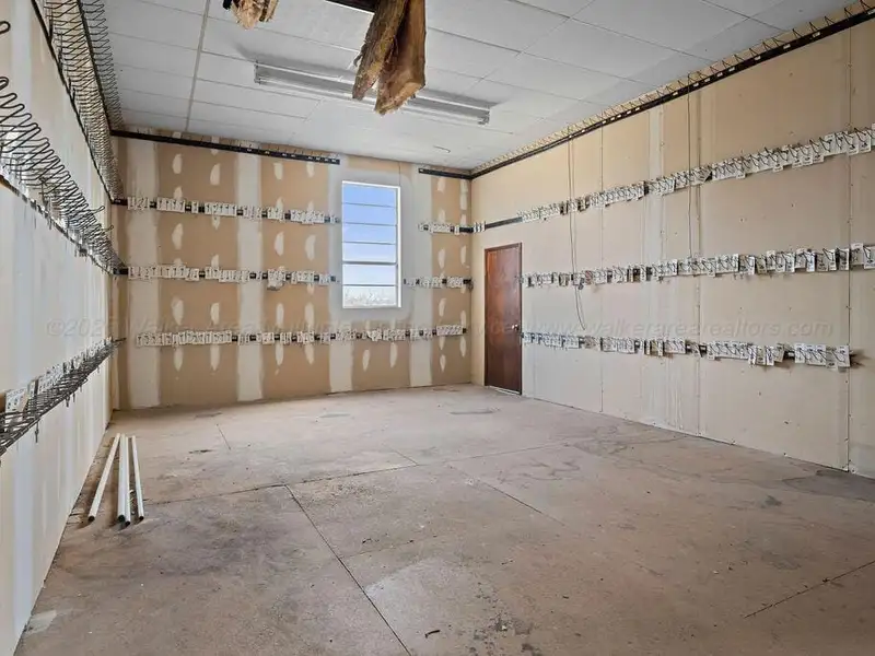 Versatile 8,370 Sqft Property with Storage and Kitchen Near Interstate