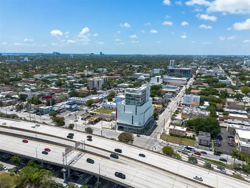 85sf Professional Office Space with City Views Near I95 and Brickell