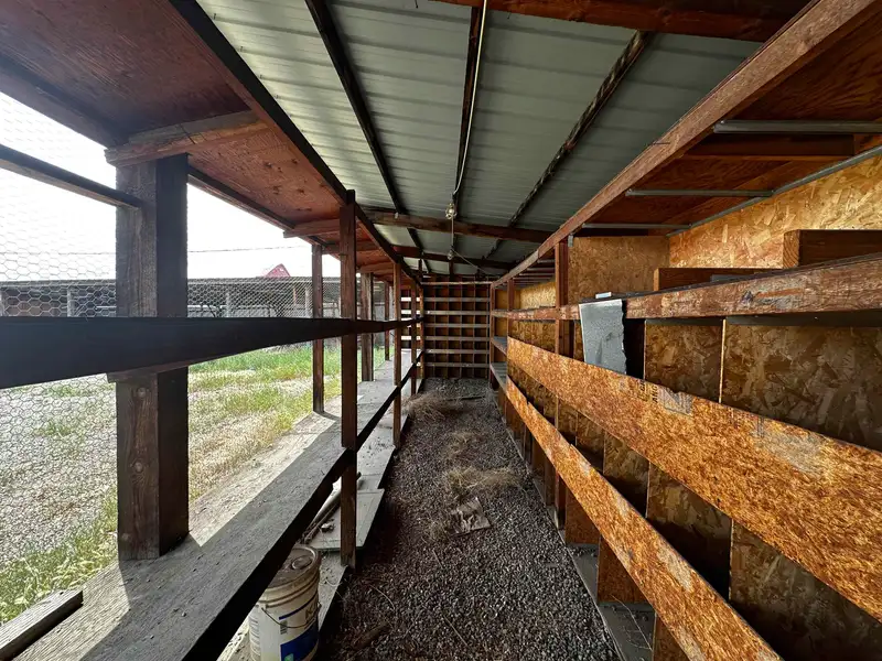 Warehouse and Office Space with Gated Yard in Prime Location