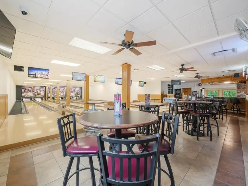 Commercial Property with Bowling Alley, Bar, Restaurant, and Apartments in Poy Sippi Community