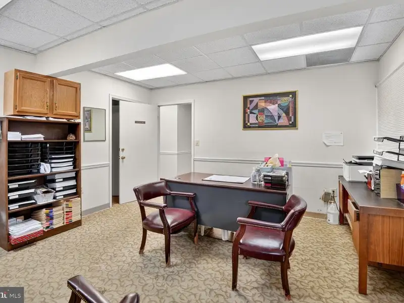 Affordable Office Suites Near Joint Base Andrews - Dual Suites with Separate Entrances