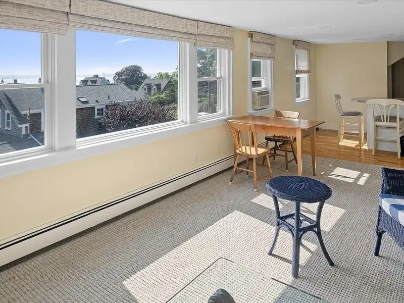 Distinctive Victorian Guest House in Jamestown with 7 Ensuite Bedrooms and Water Views