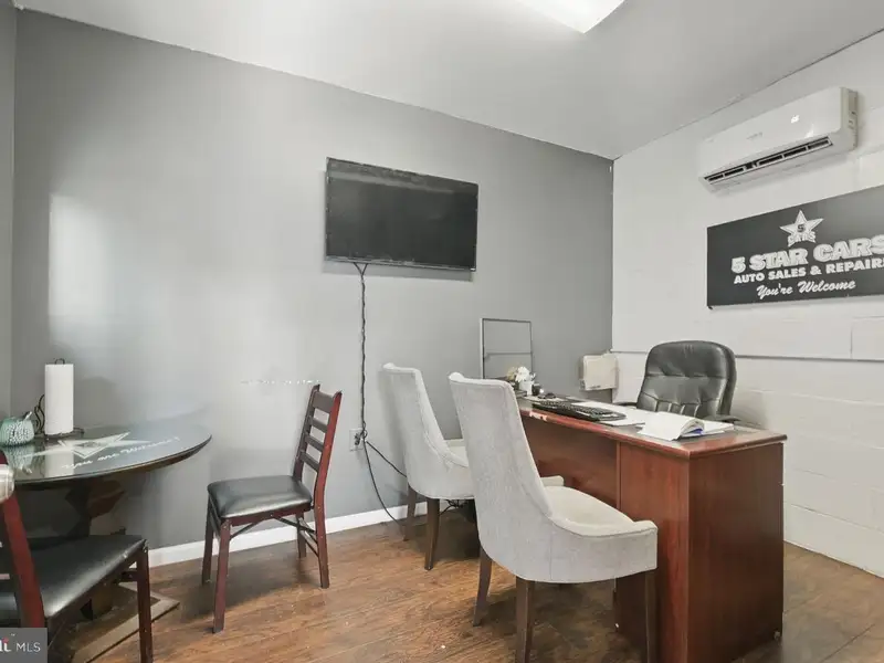 Established Auto Business and Commercial Property in Highlandtown with Turnkey Setup