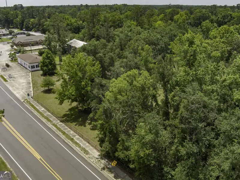 4-acre Commercial Property with Antique Shop and Warehouse on Us Hwy 17, Woodbine