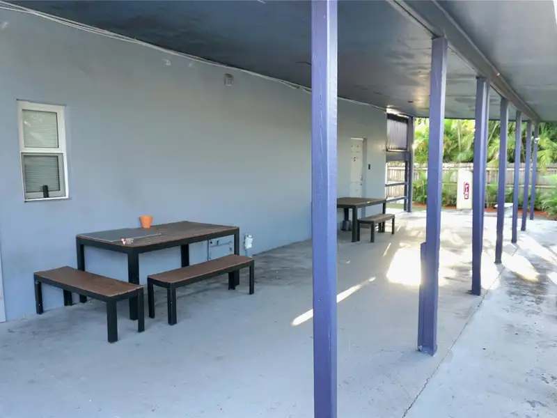 Turnkey Multifamily Investment: 8 Furnished Studios & 2/2 Apartment Near Las Olas