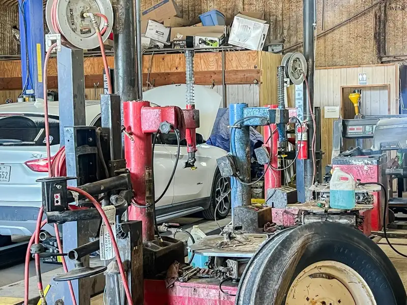 Turn-key Auto and Truck Service Business with Inventory and Equipment in Olney, Tx