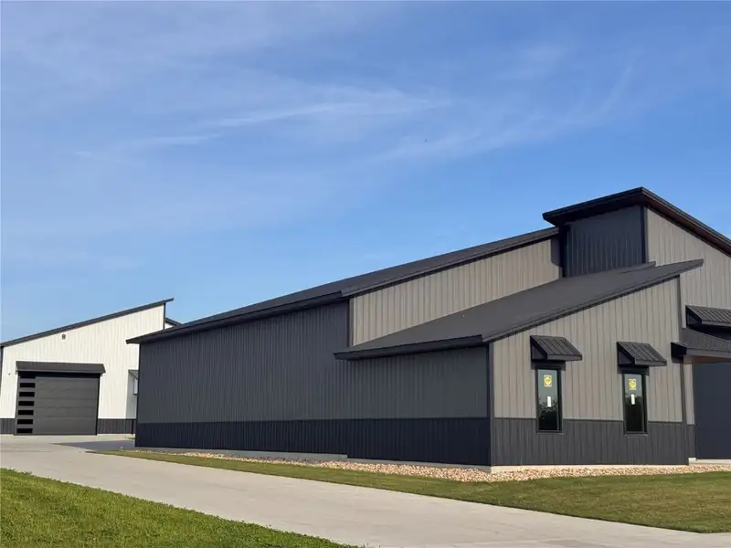 New Luxury Commercial Space in Marion Aircom Park with Build-out Allowance
